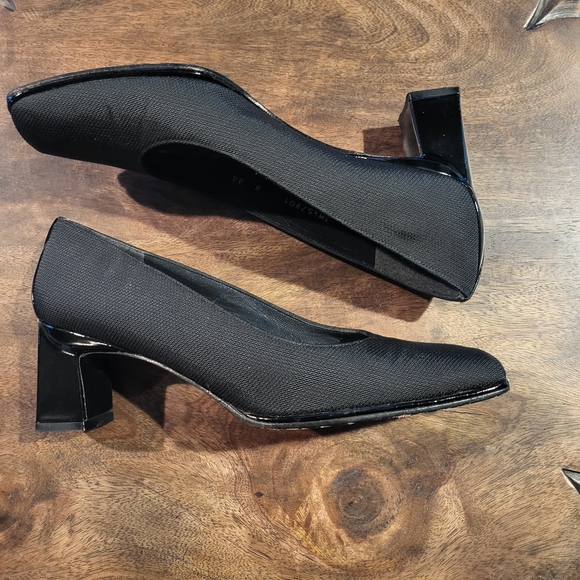 Stuart Weitzman Square Toe Black Mesh Block Patent Heel 8 AA - Picture 2 of 7